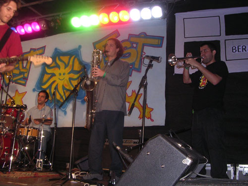 Chico Trujillo Cumbia & M&uacute;sica Fiestera aus Chile