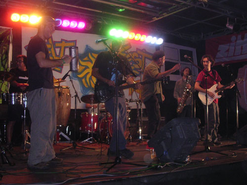 Chico Trujillo Cumbia & M&uacute;sica Fiestera aus Chile