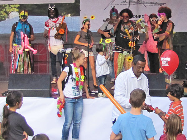 Weltfest am Boxhagener Platz 2013 - Metissia auf der Weltfest Bühne