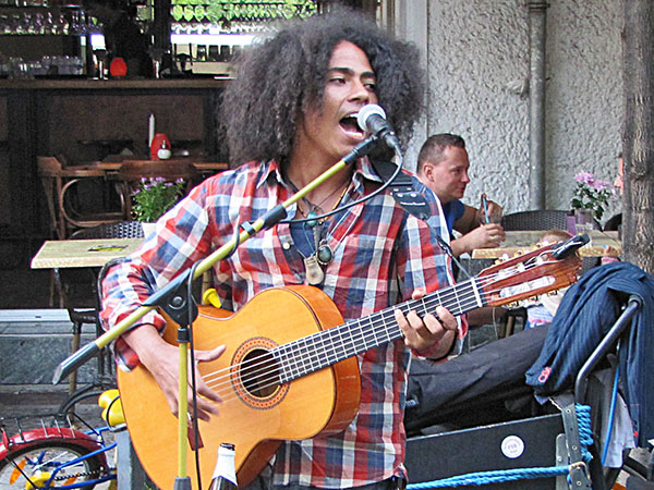 Weltfest am Boxhagener Platz 2013 -  Strassenkünstler Frederik Konradsen